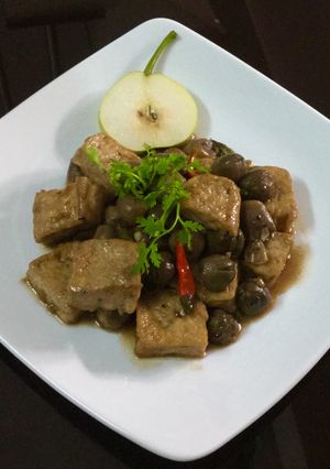 Hình của món Đậu hũ kho nấm rơm.