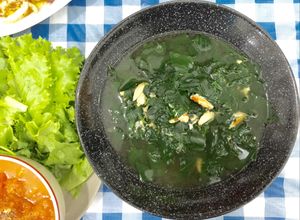 Hình của món Canh rau ngót nấu thịt ghẹ.