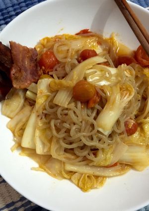 Hình của món Bún shirataki xào bacon.