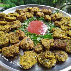 A picture of Methi Muthiya.