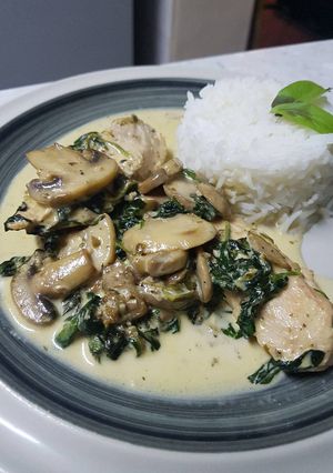 A picture of Creamy Parmesan Chicken.