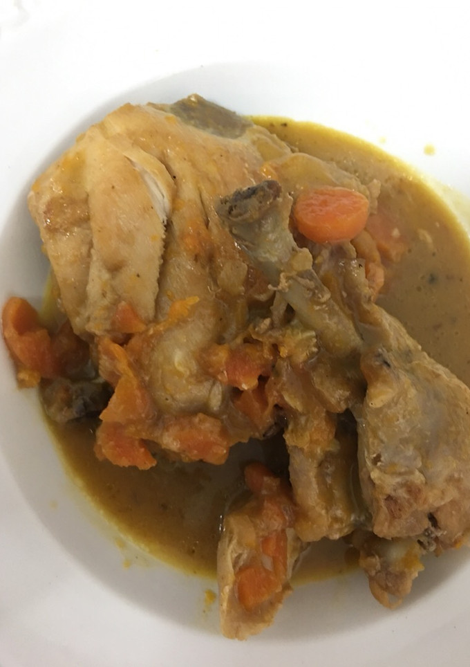 Una foto de Estofado de pollo con zanahoria olla exprés