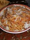 Spaghetti con pollo desmenuzado