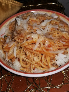Una foto de Spaghetti con pollo desmenuzado
