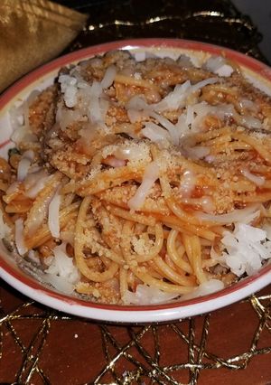 Una foto de Spaghetti con pollo desmenuzado