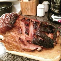 A picture of Roasted Ham.