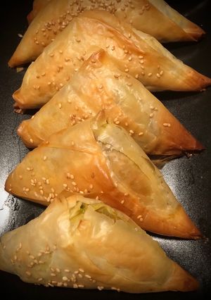 Una foto de Samosas de verduras al curry