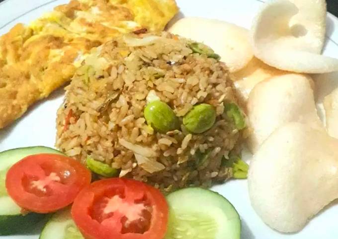 Ini dia! Bagaimana cara bikin Nasi Goreng Petai Teri dijamin nagih banget