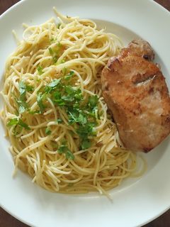 รูปของ Spaghetti aglio e olio (สปาเก็ตตี้กระเทียมน้ำมันมะกอก)