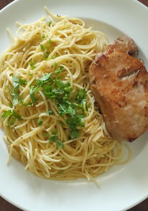 รูปของ Spaghetti aglio e olio (สปาเก็ตตี้กระเทียมน้ำมันมะกอก)