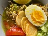 Soto Ayam Bumbu Kuning