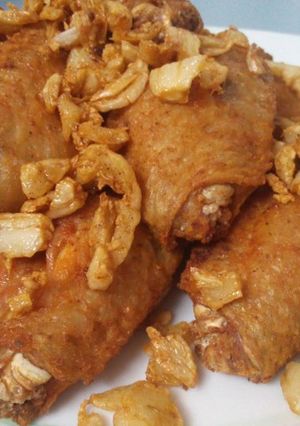 รูปของ ปีกไก่ทอดกระเทียมพริกไทย