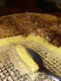 Flan con una base de galletitas.