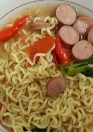 Foto resep Mie instan rebus sosis