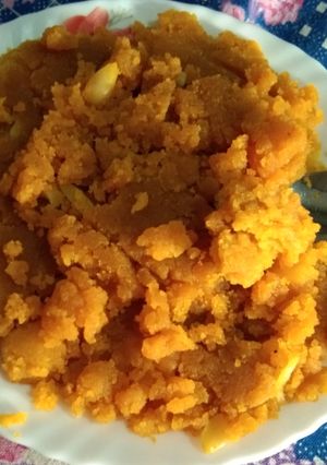 A picture of Instant Moong Dal Halwa.
