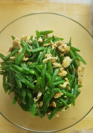 Une photo de Haricots vert aux oeufs