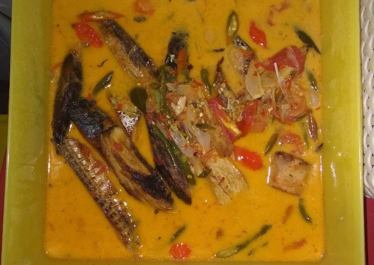 Resep 52• Ikan Pindang cuek bumbu kuning, Bisa Manjain Lidah