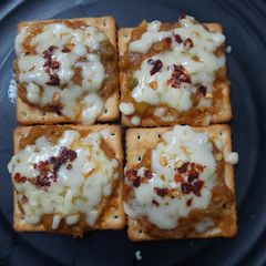 Cheesy Pavbhaji Cracker A picture of Cheesy Pavbhaji Cracker.