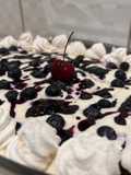 Pavlova de mirtilos