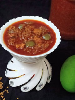 મેથી કેરી નું અથાણું (Methi Keri Athanu Recipe In Gujarati) રેસીપી મુખ્ય ફોટો