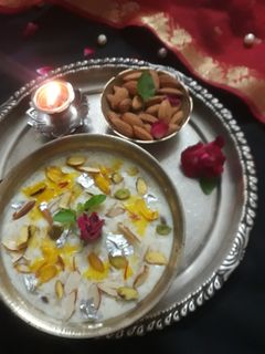 चावल की खीर(chawal ki kheer recipe in Hindi) रेसिपी मुख्य फोटो