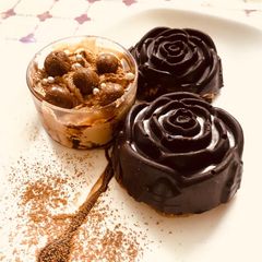 A picture of Rose shaped chocolate mousse cups.