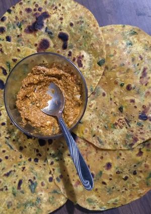 થેપલા (Thepla Recipe in Gujarati) રેસીપી મુખ્ય ફોટો