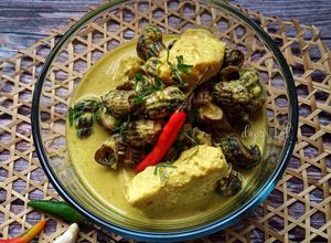 Gambar Siput Sedut Masak Lemak Cili Api Dengan Keladi