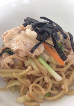 รูปของ โฮมเมดยากิโซบะ Homemade yakisoba Thai style (sorry, my style ; D )