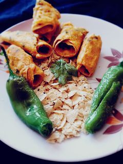 ગોલ્ડન રોલ (Golden Roll Recipe In Gujarati) રેસીપી મુખ્ય ફોટો