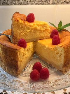 Una foto de Tarta de queso Quark con vainilla y frambuesas (Tarta Alemana)