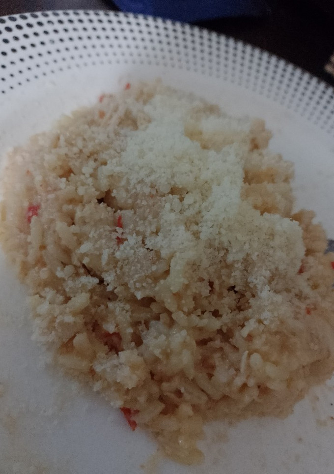 Una foto de Risotto de pollo arroz y azafrán