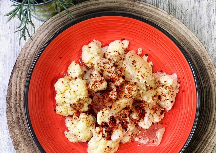 Coliflor hervida al toque de ñoras molidas en Mambo