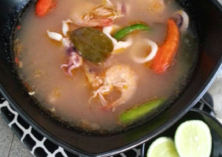 Hot Yummy Tom Yam Goong Seafood