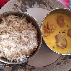 A picture of Punjabi kadhi chawal.