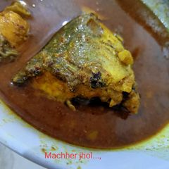 A picture of Rui machher jhol.