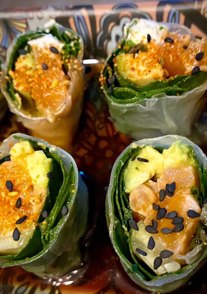 Una foto de Nems de Salmón y Aguacate
