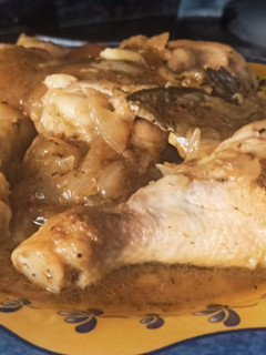 Foto principal de Muslos de pollo en salsa