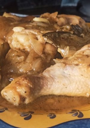 Foto principal de Muslos de pollo en salsa