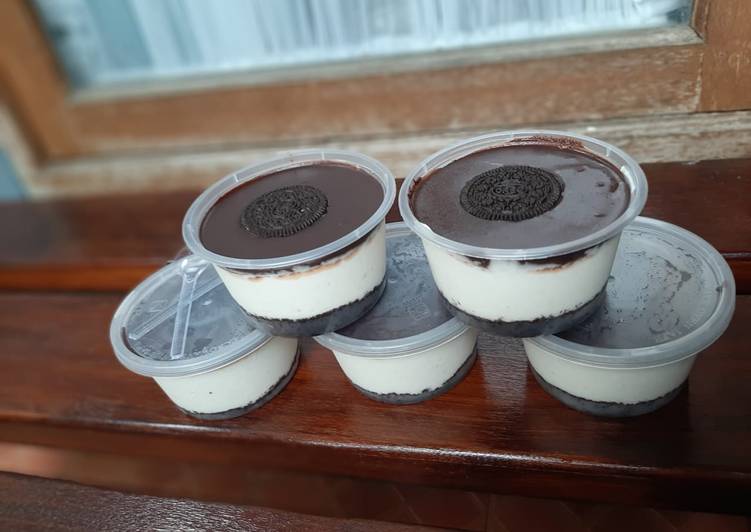 Oreo/Regal dessert Box