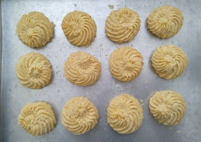 Resep Kue Sagu Keju Oleh Uyay Cookpad