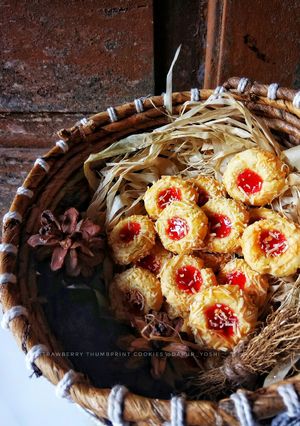 Foto resep Cheese Strawberry Thumbprint Cookies