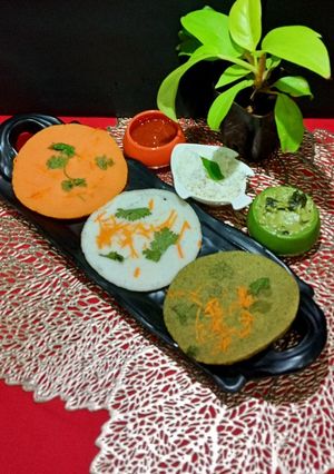 A picture of Tricolour Uttapam.