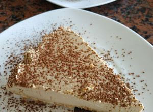 Foto principal de Tarta de queso fría con café y leche condensada
