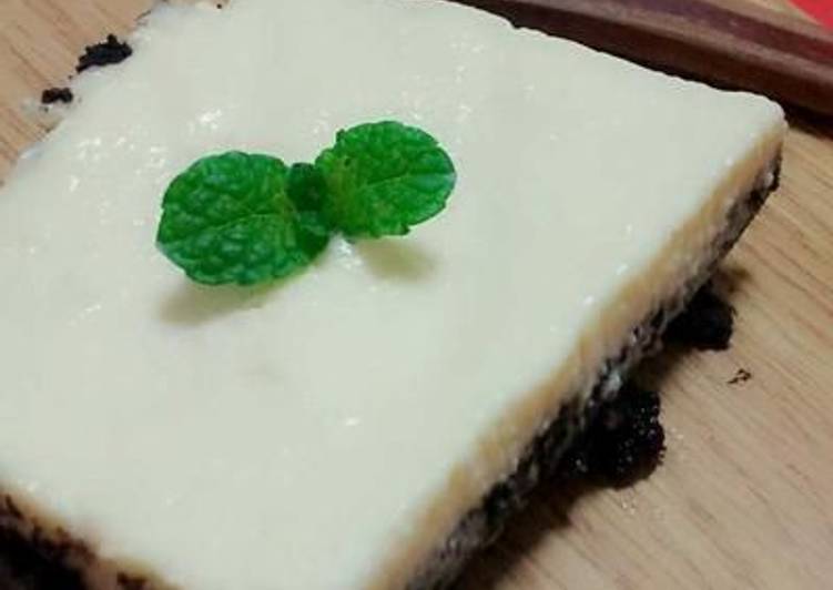Steps to Prepare Speedy Cheesecake with Oreo Crust (no bake)