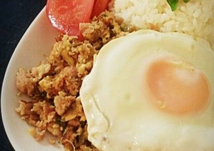 Spam Basil Rice with Fried Egg