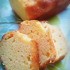 A picture of Lemon Pound Cake.