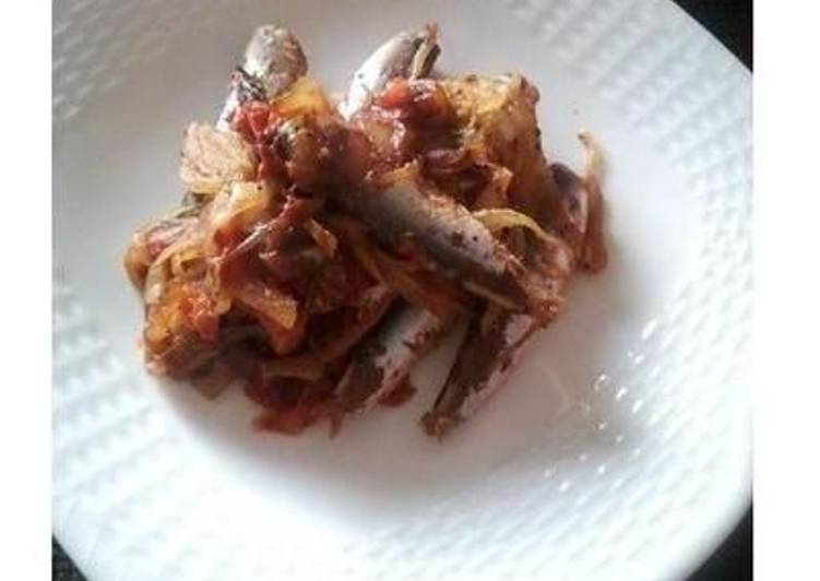 Recipe of Favorite Pan-fried Sardines with Tomato and Onion