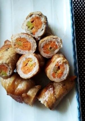 A picture of Carrot and Green Onion Pork Rolls.