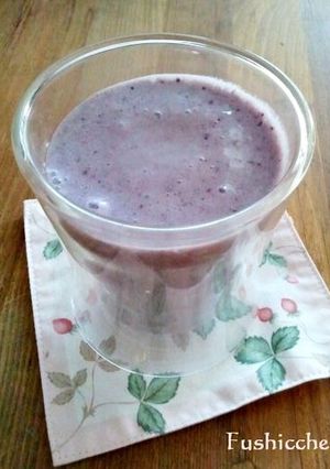 A picture of Berry Berry Soy Milk Smoothie.